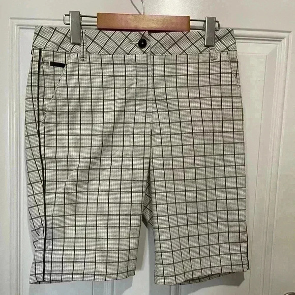 Women’s Puma gold short checkered pattern size 6 unworn - Picture 1 of 6